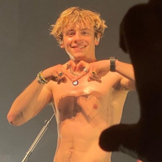 omnidudes: Ross Lynch   