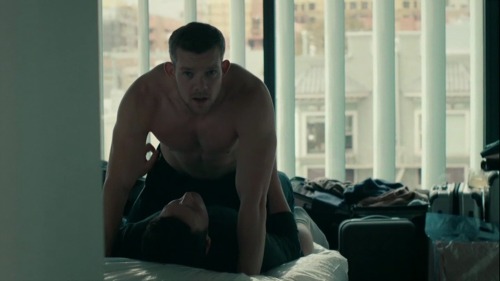 newnakedmalecelebs:  Russell Tovey naked on Looking
