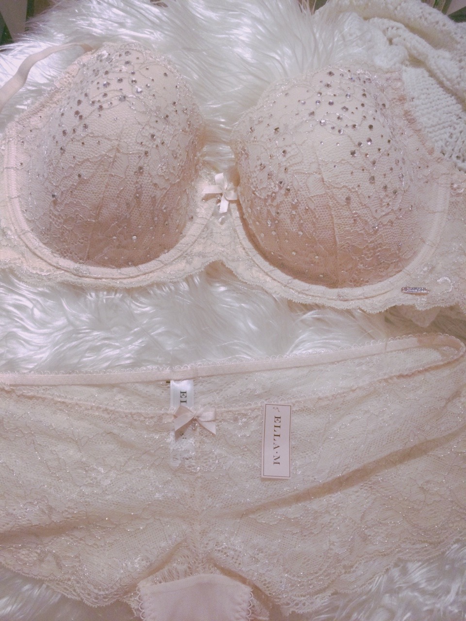 pinkekiss:  Bought this adorable set~