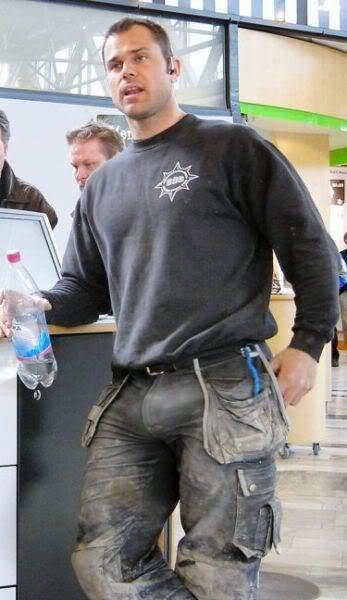 aysskin:  THE BRUDER’S PACKIN WP