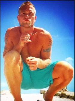 ksufraternitybrother:  So hot in Turquoise shorts  KSU-Frat Guy: Over 85,000 followers and 58,000 posts.Follow me at: ksufraternitybrother.tumblr.com