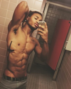 freakdreamofme:  Damn he bad