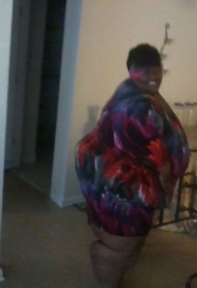 bbwssbbwlover:  Look at her SEXY full figured Body, Every FA’s dream…