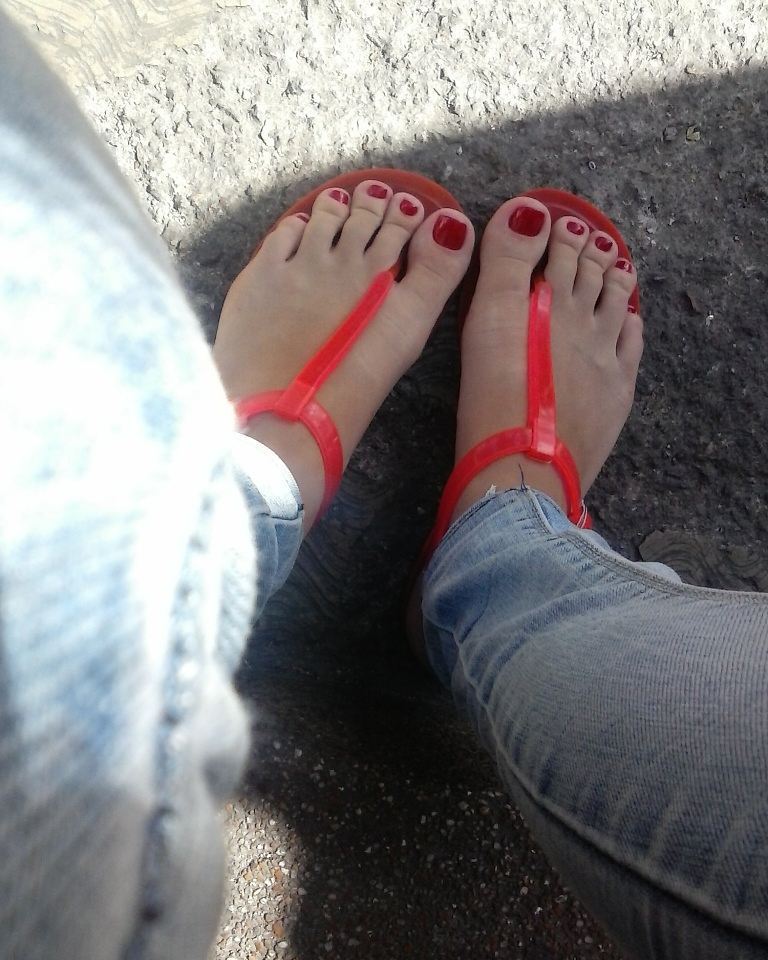 frivri-blog:  Red Sandals