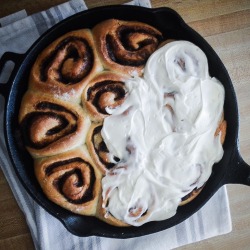 sweetoothgirl:  Cinnamon Rolls with Maple