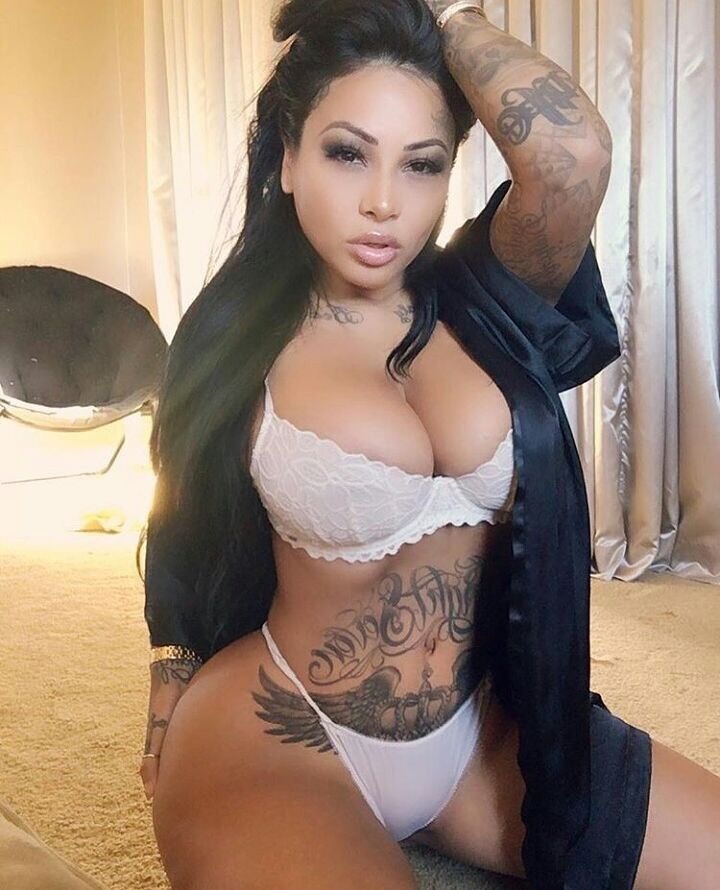 bigpapij9:Ass4Days…