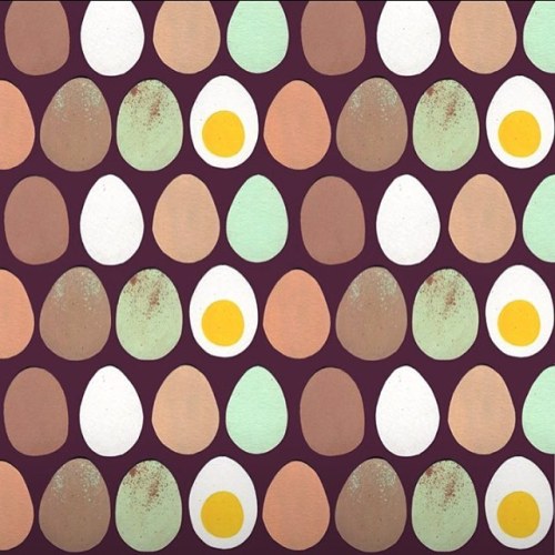 Week 23 #PatternThursday #pattern #surfacedesign #eggs #chickens #repeat #shades #illustration #art 