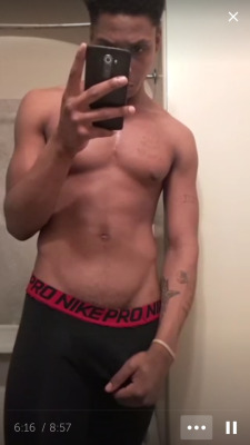 datbootysmith:  Sexy guy from. Periscope