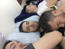 twerkswithwolves:  So many gays in one bed