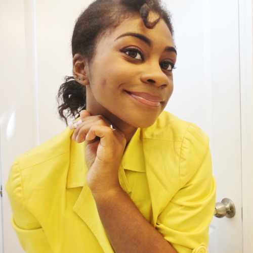 lyrique86:  dynastylnoire:  tianaveen:  mockeryd:  chissyrulez:  https://www.facebook.com/Junsuicosplay Tiana the waitress~  HOLY SHIT, IT’S TIANA!  !!!!!!! ACTUAL REAL LIFE TIANA WOWOWOW  HOLY!! BLESSSSS!!!  She’s perfect!  So who’s gonna call