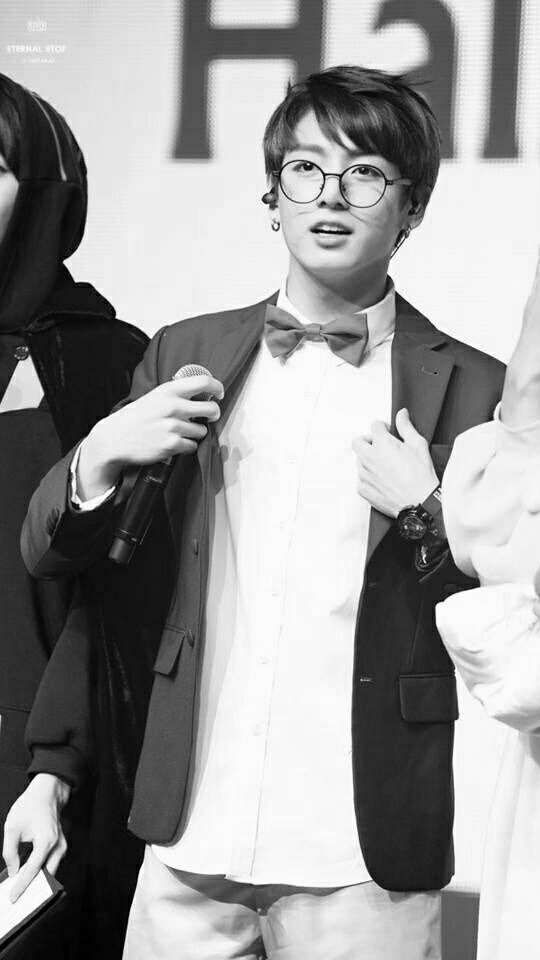 bangtansonyeondarnit: Jungkook Halloween lockscreens ✨   © to rightful owners