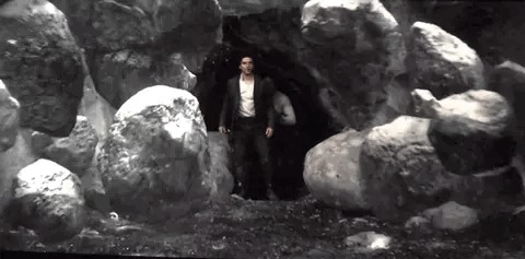 bitchingbananas:okay but the way finn tenderly puts his hand on poe’s arm and slowly slides down and