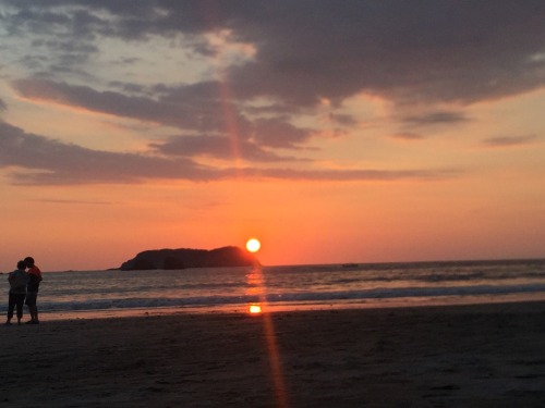 Catching The sunset, COSTA RICA@eatlovetravelcostarica