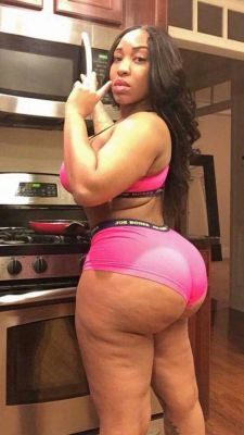 she2damnthick:  Cook Me Something
