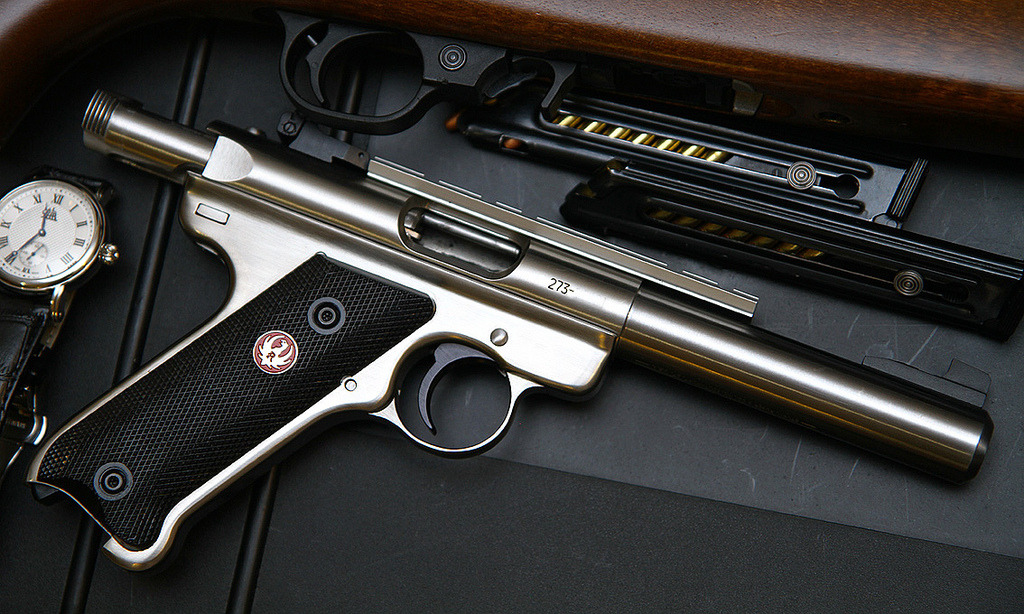everyday-cutlery:  Ruger MKIII by sks