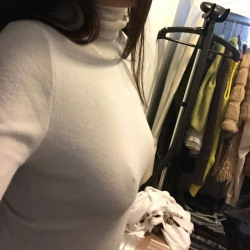 hk-couple: Braless Friday Night. Heading to LKF. Care to join?