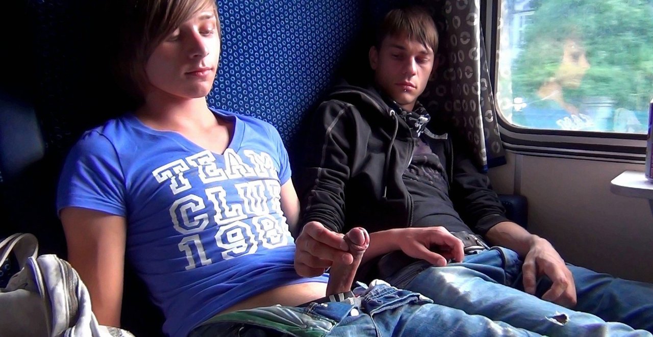 dutchgaygay5:  http://dutchgaygay5.tumblr.com