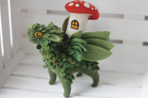 kohakuhime: macabrelucanidae: punk-rock-trolls: sosuperawesome: Needle felted creatures and pumpkins