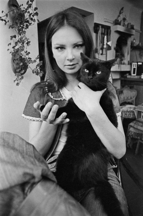 my-retro-vintage:   Anna Dymna  (born 1951) porn pictures