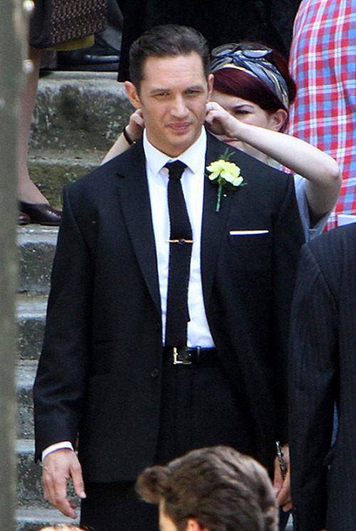 tomhardyvariations:  Tom looking gangster-suave in a 1950s-style tux while filming scenes for Legend