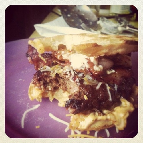 And another #tbt / #NationalBurgerDay pic: #burgersoftheworldtour #waffle bun. #Chipotle mayo. #Baco