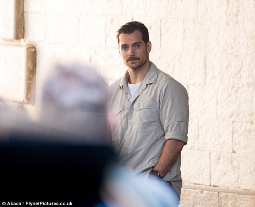 henrycavillnews:  ‪New pics of Henry Cavill coming in from Paris via @DailyMailCeleb where you can see the rest http://dailym.ai/2q9Uz6o #MissionImpossible6‬