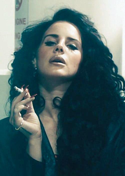 born to adore Lana Del Rey