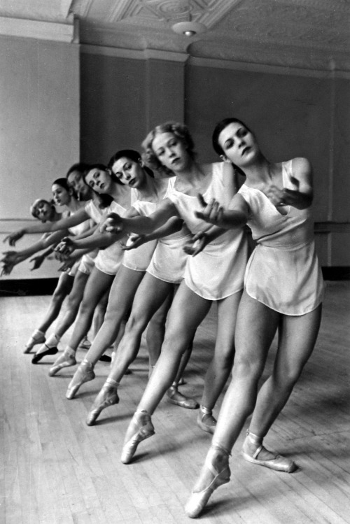 joeinct:  American School of Ballet, New York, Photo by Alfred Eisenstaedt, 1936