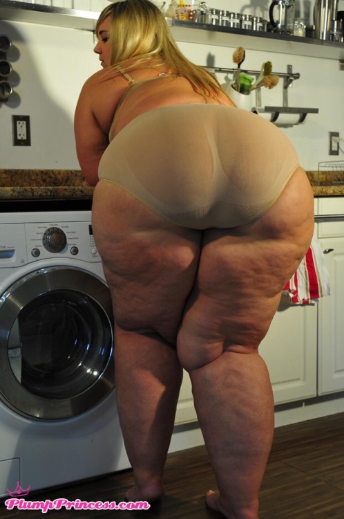 sellyoulite:  forloveoffatness:  Plump Princess ( plumpprincess.com)  yes, yes !! , yessss !!!!  Ang