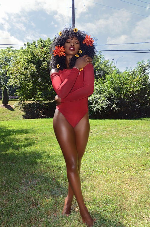 afrorevolution:“I am a Queen being raised by the Sun in a world surrounded by Stars, Flower Child.”M