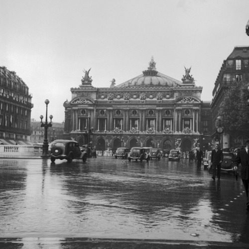 Avenue de l’Opéra, Paris,, May 22, 1950, Benjamen Chinn. (1921 - 2009) (Source:SFO Museum)