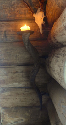 marjoleinhoekendijk:  fightsteelwithfire:  Candle holder from Kudu-antelopes horn.  ☽♡☾ Pagan, Viking, Nature and Tolkien things ☽♡☾ 