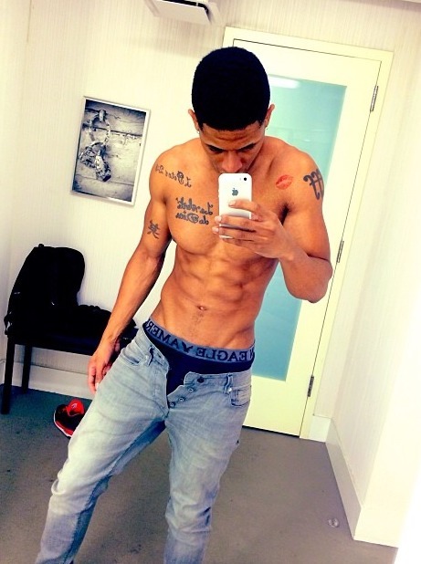 Hesgorgousandnaked