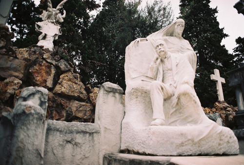 innerbohemienne: Montjuïc Cemetery in Barcelona, Spain (by Dykstran)