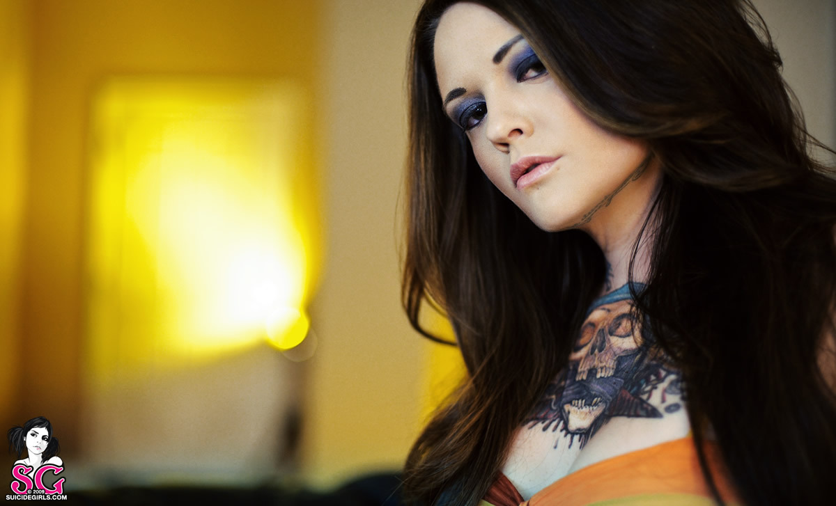 suicide&ndash;love:  Amina. 