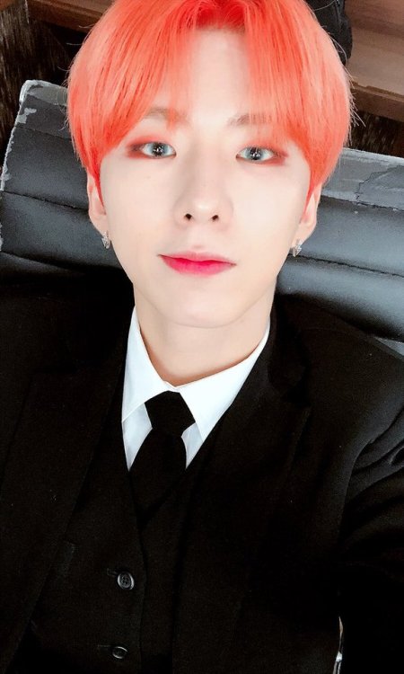 fymonsta-x: @OfficialMonstaX: [#기현] 몬베베들이 기다리고 기다리던 셀카폭탄 투척!!! 두번째!!!! [#KIHYUN] Monbebes here is th