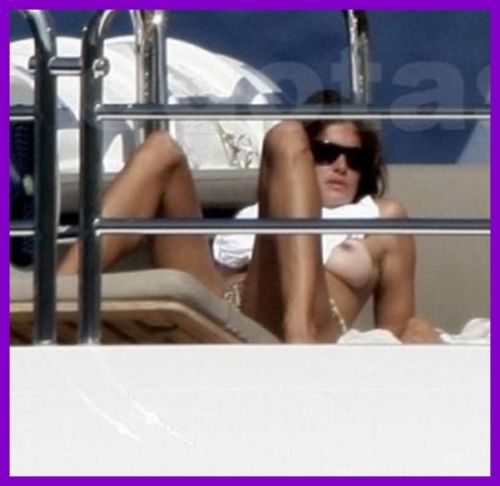 nude-celebz:  Cindy Crawford topless on a boat