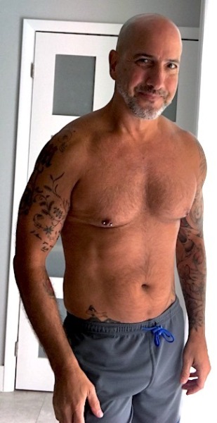 flemeth1964:salt-and-pepper-dads:@munkyby *wipes drool off screen*