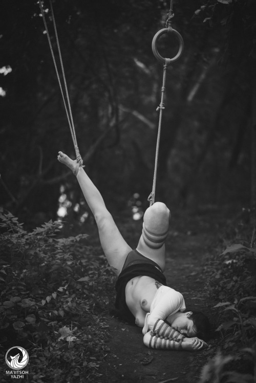 maiitsohyazhi: Caught on Forest Trail by Ma’iitsoh Yazhi (Model: Seraphine; Rope: Lilith-Z)