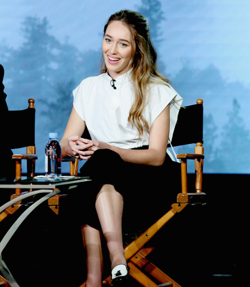 missdontcare-x:Alycia Debnam Carey | 2016 TCA’s