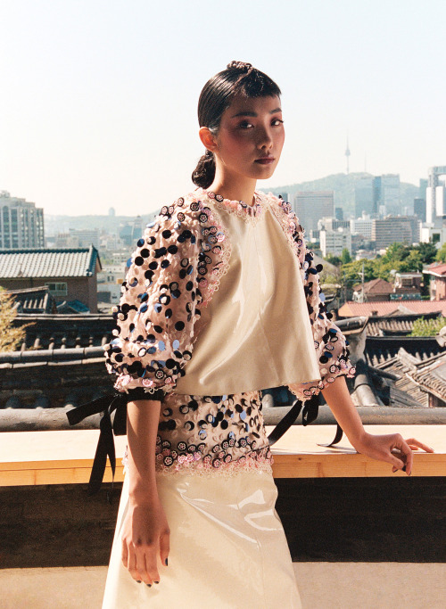 Seoul Mate / December 2015 / FLAREThe morning after Chanel’s K-Popped cruise show, we journeyed to t