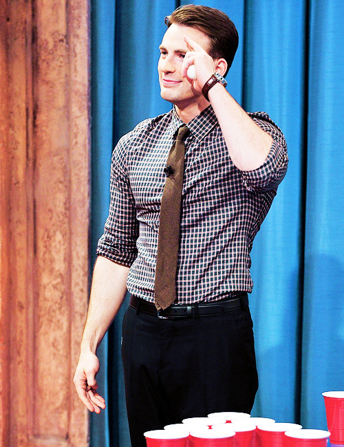 25/∞  pictures of Chris Evans