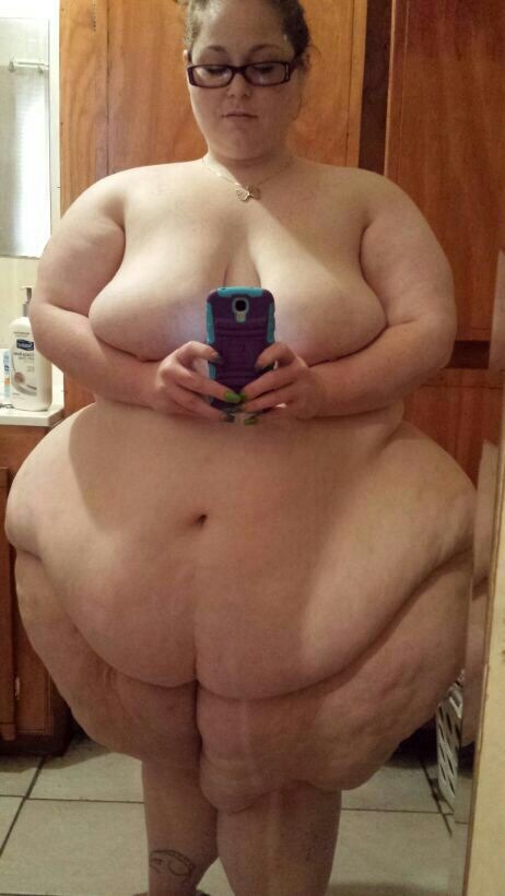 bigbbcchi10:  Never smashed her but she loved sending me pix..i need to find time