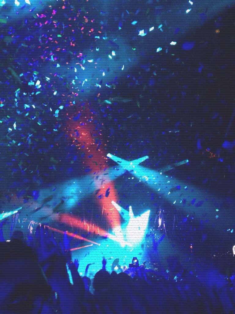 a-state-of-trance-formers:  throughkaleidoscope:  Gareth Emery | Krewella’s Get