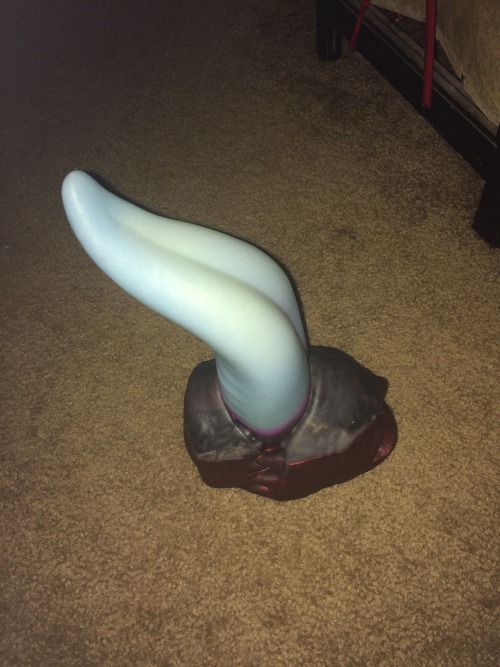 brandimorganxxx:  I just realized I never showed off my new Toy!! Now I know it’s not everyone’s cup of tea but I like to try new things and look to expand my sexual interests. One of my recent newest interest is bad-dragon.com toys. They specialize