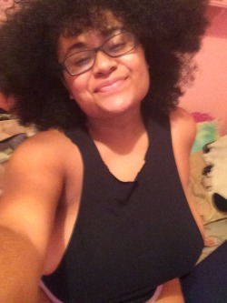 curlsuponcurls:  barbieexotica:  curlsuponcurls:  When you bored and your phone is dry.  You’re so cute!  Thank you!