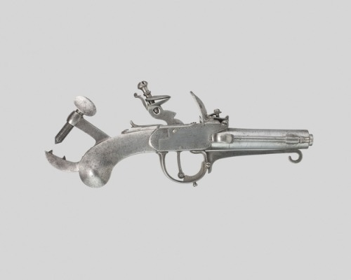 aic-armor:Flintlock Alarm-Trap Pistol, 1790, Art Institute of Chicago: Arms, Armor, Medieval, and Re