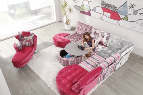 51 Pink Living Rooms With Tips, Ideas And Accessories To Help...