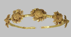 jeannepompadour:  Diadem with rosettes; Ancient Greek, 3rd- 2nd Centuries B.C.