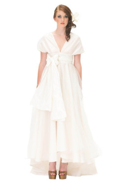white-dresses:  Annah Stretton Wedding Dress
